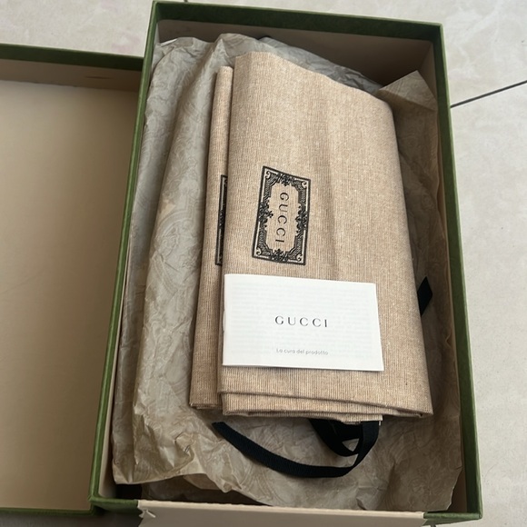 GUCCI brand new!!! Patent pump. - Picture 3 of 10